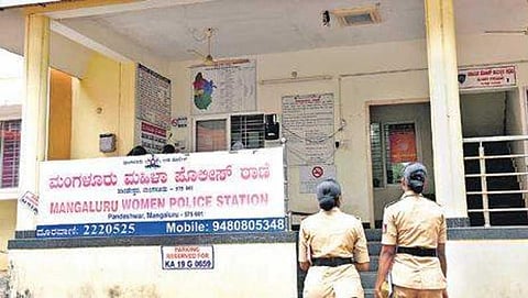 ಮಂಗಳೂರು, ಪುತ್ತೂರಿನ ಮಹಿಳಾ ಪೊಲೀಸ್ ಠಾಣೆಗಳಲ್ಲಿ ಕೋಣೆಗಳೇ ಇಲ್ಲ!