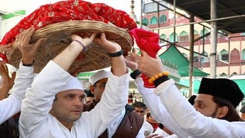 ರಾಹುಲ್ ಗಾಂಧಿ ಚಾದಾರ್ ಸಮರ್ಪಣೆ ಚಿತ್ರ