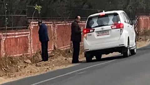 ಮೂತ್ರ ವಿಸರ್ಜನೆ ಮಾಡುತ್ತಿರುವ ರಾಜಸ್ತಾನ ಸಚಿವ