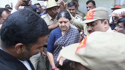 15 ದಿನಗಳ ತುರ್ತು ಪೆರೋಲ್ ಮಂಜೂರು: ತಂಜಾವೂರಿಗೆ ತೆರಳಿದ ವಿ.ಕೆ.ಶಶಿಕಲಾ