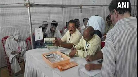 ಮತ ಎಣಿಕೆ ಕಾರ್ಯ ಪ್ರಗತಿಯಲ್ಲಿ