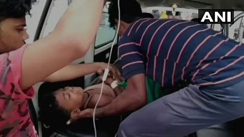 ಗಾಯಗೊಂಡ ಮಗುವಿನ ರಕ್ಷಣೆ