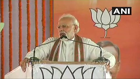 ಉತ್ತರಪ್ರದೇಶದ ಶಹಜಾನ್ ಪುರದಲ್ಲಿ ನಡೆದ ಬೃಹತ್ ಸಮಾವೇಶದಲ್ಲಿ ಜನತೆಯನ್ನುದ್ದೇಶಿ ಮಾತನಾಡುತ್ತಿರುವ ಮೋದಿ