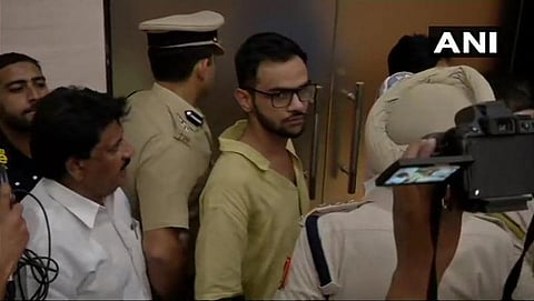 ಜೆಎನ್'ಯು ವಿದ್ಯಾರ್ಥಿ ಉಮರ್ ಖಾಲಿದ್ ಮೇಲೆ ಅನಾಮಧೇಯ ವ್ಯಕ್ತಿಯಿಂದ ಗುಂಡಿನ ದಾಳಿ