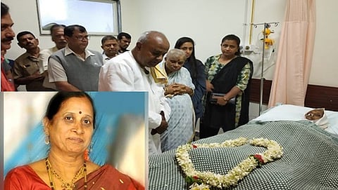 ವೈ ಎಸ್ ವಿ ದತ್ತಾ ಅವರ ಪತ್ನಿ ನಿರ್ಮಲಾ ದತ್ತ ಅವರ ಅಂತಿಮ ದರ್ಶನ ಪಡೆದ ಹೆಚ್ ಡಿ ದೇವೇಗೌಡ ದಂಪತಿ
