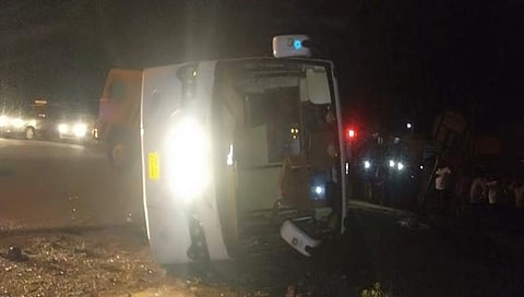 ಅಪಘಾತಕ್ಕೊಳಗಾದ ಬಸ್