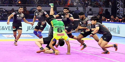 ಪ್ರೊ ಕಬಡ್ಡಿ: ಬೆಂಗಳೂರು ಬುಲ್ಸ್ ಪ್ಲೇ ಆಫ್ ಗೆ