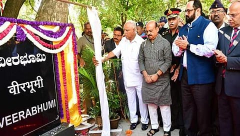 ಹುತಾತ್ಮ ಯೋಧರ ಸ್ಮರಿಸಿದ ಸಿಎಂ ಯಡಿಯೂರಪ್ಪ: ಸೈನಿಕರಿಗೆ ನೀಡುತ್ತಿದ್ದ ಅನುದಾನ ಹೆಚ್ಚಳದ ಭರವಸೆ