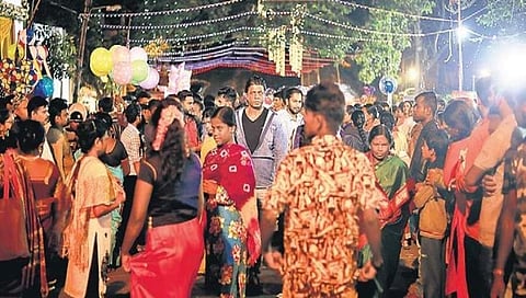ಕಡಲೇ ಕಾಯಿ ಪರಿಷೆಯಲ್ಲಿ ವಿಜಯ್
