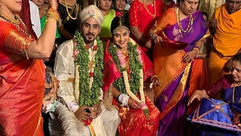 ಹಸೆಮಣೆ ಏರಿದ ಪುಟ್ಟಗೌರಿ ಮಹೇಶ್, ಗೆಳತಿಯೊಡನೆ ನಟ ರಕ್ಷ್ ವಿವಾಹ