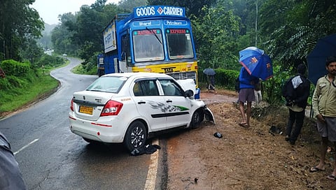 ಸೋಮವಾರಪೇಟೆ: ಲಾರಿಗೆ ಕಾರು ಡಿಕ್ಕಿ, ಬೆಂಗಳೂರಿನ ಇಬ್ಬರ ಸಾವು