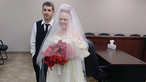 ಪ್ರೀತಿಸಿ ವಿವಾಹವಾದ ಕೆಲವೇ ಕ್ಷಣಗಳಲ್ಲಿ ಮಸಣ ಸೇರಿದ ನವಜೋಡಿ