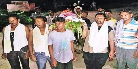 'ಮಿತ್ರ ಧರ್ಮ'ಕ್ಕಾಗಿ ಹಿಂದೂ ಧಾರ್ಮಿಕ ಕ್ರಿಯೆ ನಡೆಸಿದ ಮುಸ್ಲಿಂ ಸಹೋದರರು!