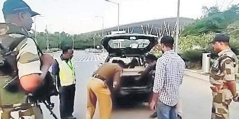 ಬಾಂಬ್ ಪತ್ತೆ ಹಿನ್ನೆಲೆ ಬೆಂಗಳೂರು ವಿಮಾನ ನಿಲ್ದಾಣದಲ್ಲಿ ಹೆಚ್ಚಿದ ಭದ್ರತೆ, ರಾಜ್ಯದ ಹಲವೆಡೆ ಹೈಅಲರ್ಟ್