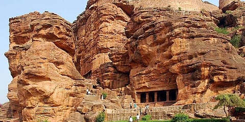ಬಾದಾಮಿಯ ಮೇಣಬಸದಿ, ಆನೆಗೊಂದಿ, ಕರಾವಳಿ ಉತ್ಸವಕ್ಕೆ ಚಾಲನೆ: ಚಾಲುಕ್ಯ ಉತ್ಸವ ಕೇಳುವವರೆ ಇಲ್ಲ!