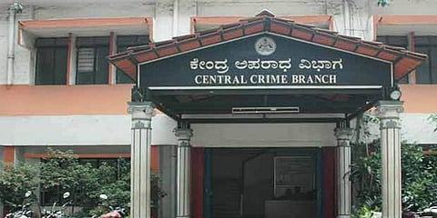 ಪಾರ್ಲರ್ ಮೇಲೆ ಸಿಸಿಬಿ ದಾಳಿ: ಇಬ್ಬರ ಬಂಧನ