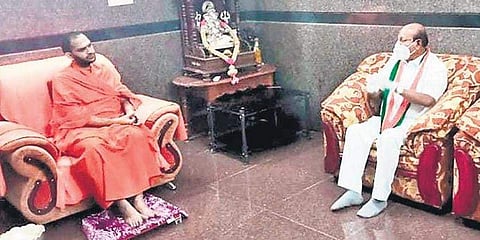 ನಂಜಾವಧೂತ ಸ್ವಾಮೀಜಿ ಭೇಟಿ ಮಾಡಿದ ಜಯಚಂದ್ರ