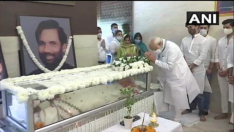 ಅಂತಿಮ ದರ್ಶನ ಪಡೆದ ಪ್ರಧಾನಿ ನರೇಂದ್ರ ಮೋದಿ