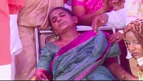 ಕುಸಿದು ಬಿದ್ದ ಅಮ್ಮಾಜಮ್ಮ