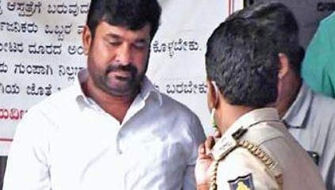 ವಿನಯ್ ಕುಲಕರ್ಣಿ