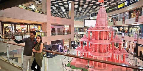 ಅಯೋಧ್ಯೆ ರಾಮ ಮಂದಿರದ ಪ್ರತಿಕೃತಿ