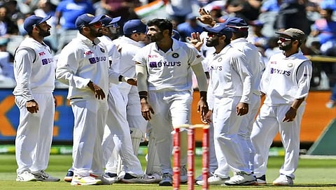 ಸಂಭ್ರಮಿಸುತ್ತಿರುವ ಟೀ ಇಂಡಿಯಾ ಆಟಗಾರರು