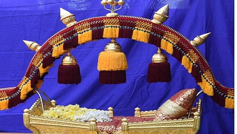 ಚಿನ್ನದ ಪಲ್ಲಕ್ಕಿ