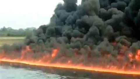 ಅಸ್ಸಾಂನ ಈ ನದಿಯಲ್ಲಿ ನೀರಿನ ಬದಲು ಬೆಂಕಿ ಹರಿಯುತ್ತಿದೆ!