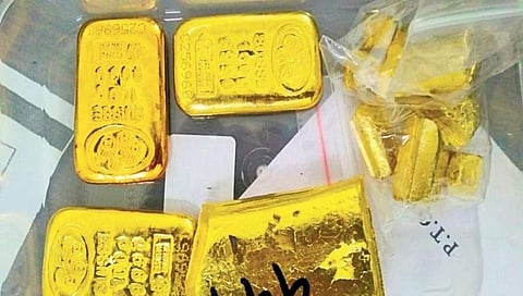 ವಶಕ್ಕೆ ಪಡೆಯಲಾದ ಚಿನ್ನದ ಬಾರ್ ಗಳು