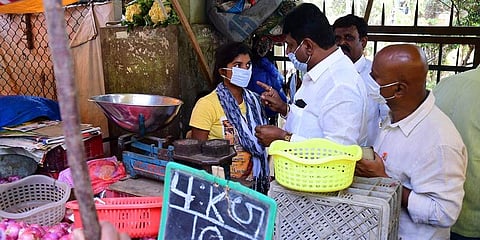 ಸೋಮವಾರ, ಮಂಗಳವಾರ ರಾತ್ರಿ 9ರವರೆಗೆ ಪಡಿತರ ಕೇಂದ್ರ ತೆರೆಯುತ್ತೇವೆ: ಸಚಿವ ಗೋಪಾಲಯ್ಯ