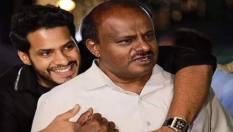 ನಿಖಿಲ್ ಮತ್ತು ಕುಮಾರಸ್ವಾಮಿ