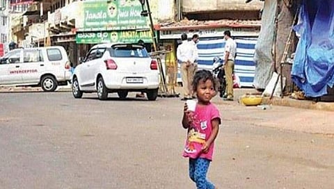 ಮಂಗಳೂರಿನ ರಸ್ತೆಯೊಂದರಲ್ಲಿ ನೀರವ ಮೌನ