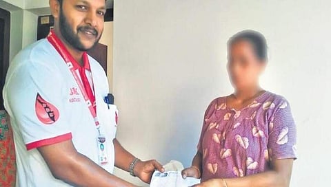 ಲಾಕ್ ಡೌನ್: ಮಂಗಳೂರಿನಿಂದ ಕೇರಳಕ್ಕೆ ಅಗತ್ಯ ಔಷಧ ಸಾಗಾಟಕ್ಕೆ ಸಾಮಾಜಿಕ ಕಾರ್ಯಕರ್ತರ ಸಹಾಯಹಸ್ತ