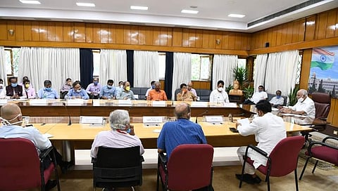 ಮುಖ್ಯಮಂತ್ರಿ ಬಿಎಸ್ ಯಡಿಯೂರಪ್ಪ ನೇತೃತ್ವದಲ್ಲಿನ ಸಭೆಯ ಚಿತ್ರ