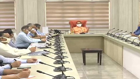 ಅಧಿಕಾರಿಗಳೊಂದಿಗೆ ಸಿಎಂ ಯೋಗಿ ಆದಿತ್ಯನಾಥ್ ಸಭೆ