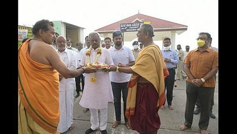 ಚಾಮುಂಡೇಶ್ವರಿ ದೇವಿಗೆ ಸೋಮಶೇಖರ್ ಪೂಜೆ