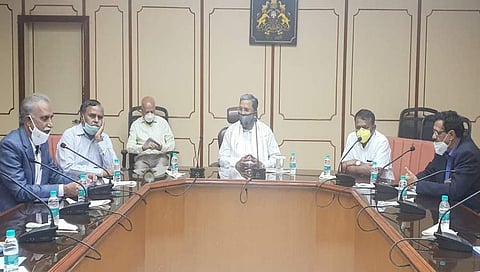 ಸಿದ್ದರಾಮಯ್ಯ, ಸಣ್ಣ ಕೈಗಾರಿಕೆಗಳ ಸಂಘದ ಪದಾಧಿಕಾರಿಗಳು