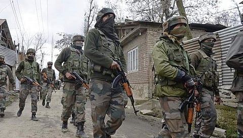 ಹಂದ್ವಾರದಲ್ಲಿ ಉಗ್ರರ ಅಟ್ಟಹಾಸ: 2 ಸೇನಾಧಿಕಾರಿಗಳು ಸೇರಿ 5 ಯೋಧರು ಹುತಾತ್ಮ, 2 ಉಗ್ರರು ಹತ