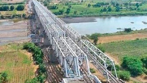 ಭೀಮಾ ನದಿ ಮೇಲೆ 33 ಕಿ ಮೀ ಉದ್ದದ ಸೇತುವೆ ಹಳಿ