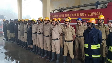 ಅಗ್ನಿಶಾಮಕ ಸಿಬ್ಬಂದಿ