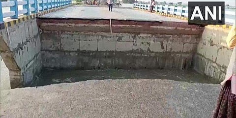 ಕುಸಿದು ಬಿದ್ದ ಸೇತುವೆ