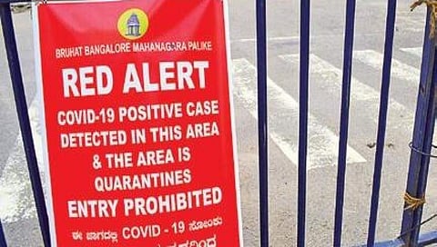 ಜೆ ಸಿ ರೋಡ್ ಹತ್ತಿರ ಹಾಕಲಾದ ಸೀಲ್ ಡೌನ್ ಬೋರ್ಡ್