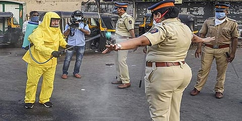 ಮಹಾರಾಷ್ಟ್ರದಲ್ಲಿ 303 ಪೊಲೀಸರಿಗೆ ಕೊರೋನಾ ಪಾಸಿಟೀವ್!
