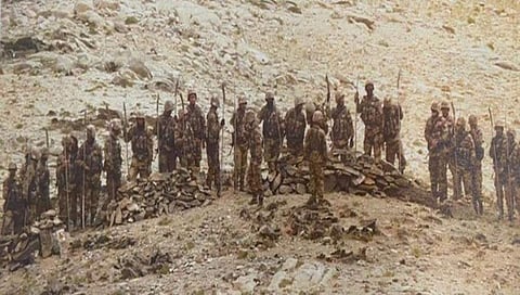 ಶಸ್ತ್ರಾಸ್ತ್ರ, ಆಯುಧಗಳೊಂದಿಗೆ ಚೀನಾ ಸೈನಿಕರು