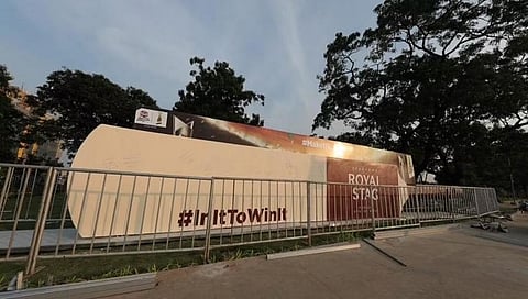 ಪ್ರದರ್ಶನಕ್ಕಿಟ್ಟ ಬ್ಯಾಟ್