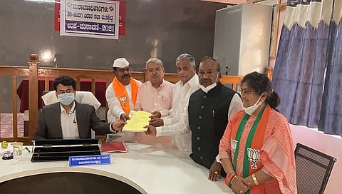 ರಮೇಶ್ ಭೂಸನೂರ್ ನಾಮಪತ್ರ ಸಲ್ಲಿಕೆ