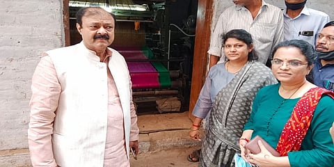 ಸಚಿವ ನಾರಾಯಣಗೌಡ ಮತ್ತಿತರರು
