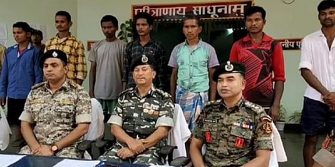 ಎಂಟು ನಕ್ಸಲರ ಬಂಧನ