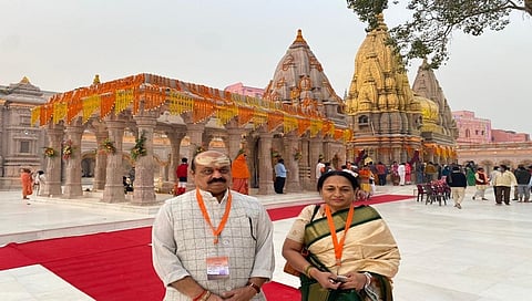 ಕಾಶಿ ವಿಶ್ವನಾಥನ ಸನ್ನಿಧಿಯಲ್ಲಿ ಸಿಎಂ ಬಸವರಾಜ ಬೊಮ್ಮಾಯಿ ತಮ್ಮ ಪತ್ನಿ ಜೊತೆಗೆ