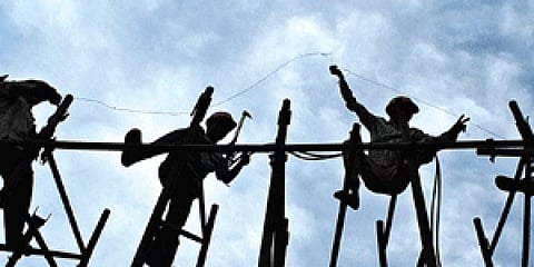 ಕಟ್ಟಡ ನಿರ್ಮಾಣ ಕಾರ್ಮಿಕರು (ಸಾಂಕೇತಿಕ ಚಿತ್ರ)